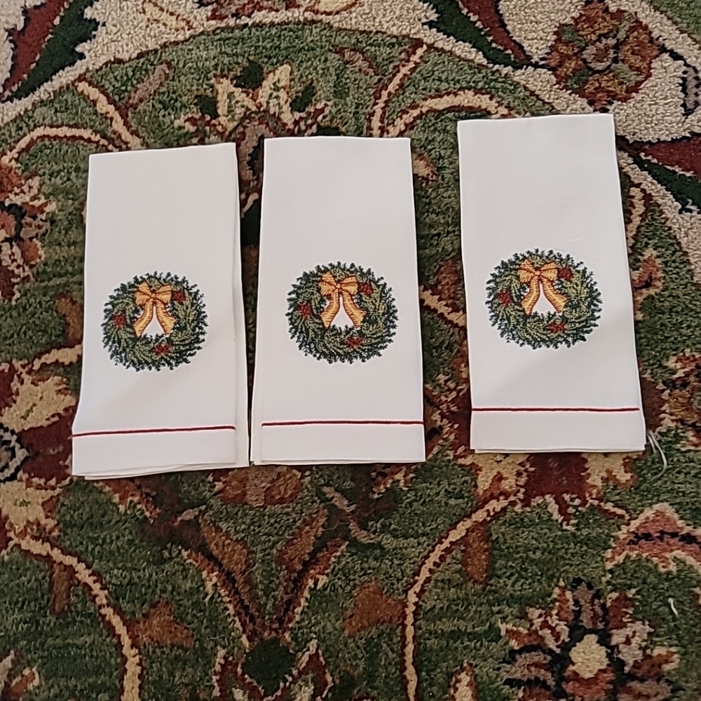 Frontgate Christmas Wreath Linen Napkins